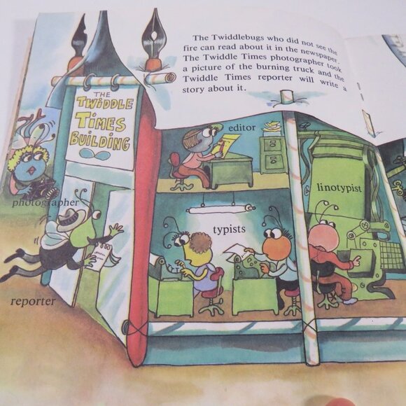 Twiddle Bugs at Work SESAME STREET community - Picture 8 of 12